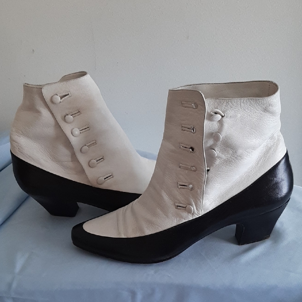MAUD FRIZON Black and White Ankle Boots Size 39